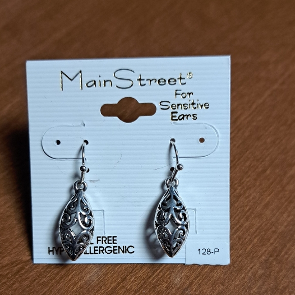 Main Street Jewelry - Silver Filigree Drop Earrings for Sensitive Ears